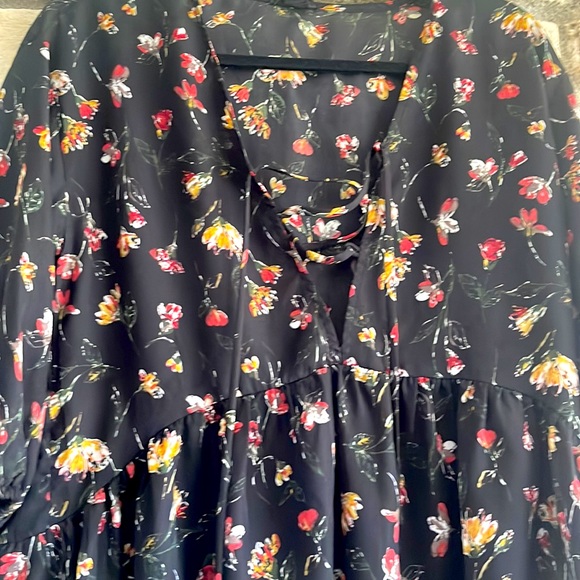 LUCCA black, floral, peplum blouse with front tie. Size S. - Picture 2 of 3